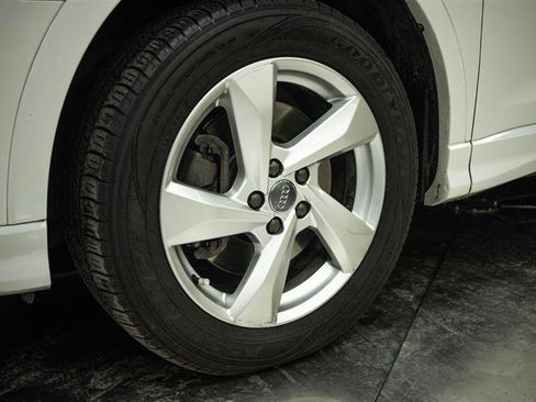 Used 2020 Audi Q3 2.0T Premium AWD/4WD image 3