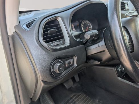 Used 2022 Jeep Renegade Limited w/ Sun, Sound & Wheels Group AWD/4WD image 22