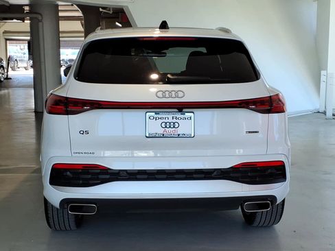 Used 2025 Audi Q5 Premium Plus w/ Premium Plus AWD/4WD image 5