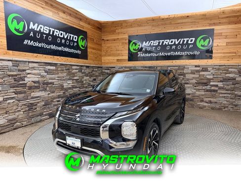 Used 2022 Mitsubishi Outlander SE AWD/4WD image 1