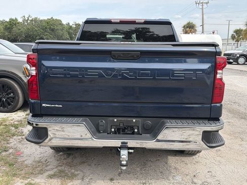 Used 2022 Chevrolet Silverado 1500 LT AWD/4WD image 4