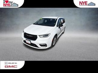 Used 2024 Chrysler Pacifica Touring-L FWD 360° Tour