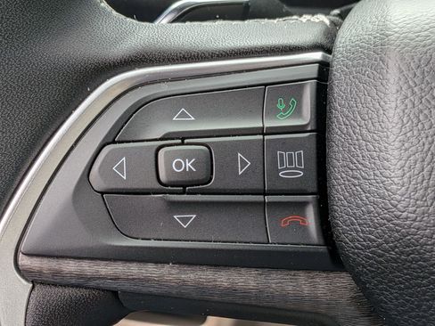 Certified 2024 Jeep Grand Cherokee Limited w/ Black Appearance Package image 19