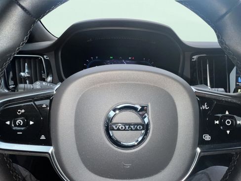 Used 2024 Volvo S60 B5 Plus w/ Climate Package image 12