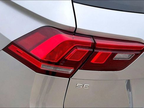 Used 2024 Volkswagen Tiguan SE image 29