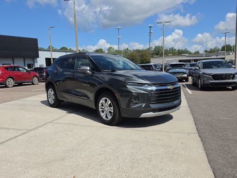 Used 2020 Chevrolet Blazer LT FWD image 2