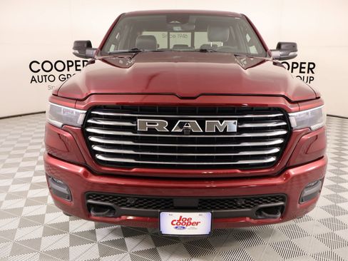 Used 2025 RAM 1500 Laramie AWD/4WD image 10