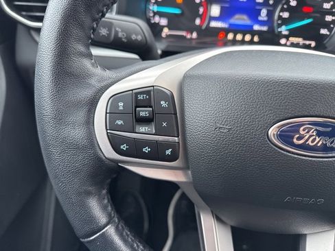 Used 2022 Ford Explorer XLT w/ Equipment Group 202A image 25
