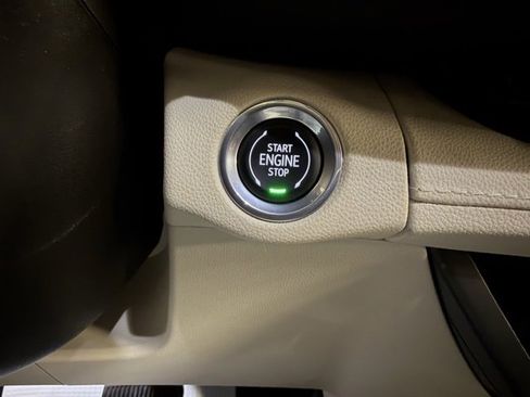 Used 2023 Buick Envision Avenir image 38