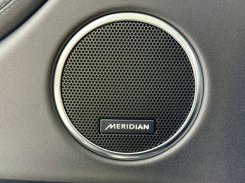 Used 2025 Land Rover Discovery Sport S image 22