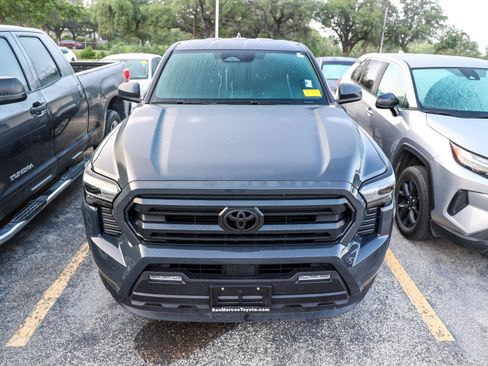 Used 2025 Toyota Tacoma SR5 AWD/4WD image 5