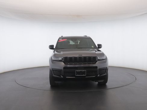 Used 2023 Jeep Grand Cherokee L Laredo image 25