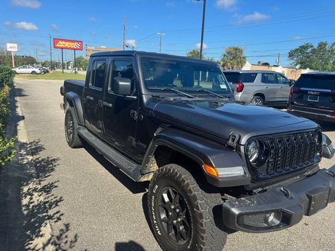 Used 2024 Jeep Gladiator Sport AWD/4WD image 6
