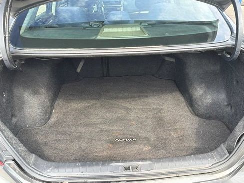 Used 2017 Nissan Altima 2.5 SR FWD image 11