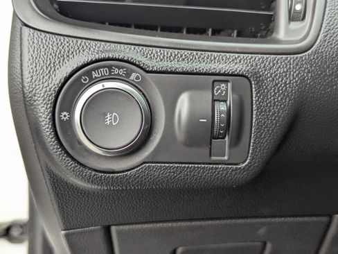 Used 2019 Buick Envision Essence image 31