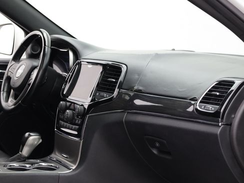 Used 2020 Jeep Grand Cherokee Overland RWD image 41