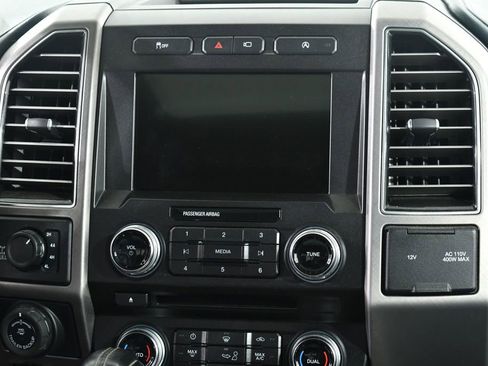 Used 2018 Ford F150 Limited AWD/4WD image 9