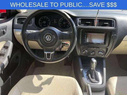 Used 2013 Volkswagen Jetta SE FWD image 13