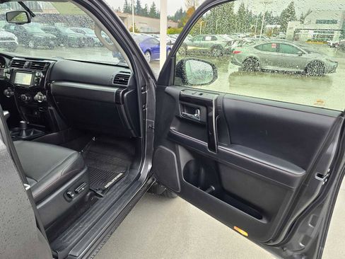 Certified 2018 Toyota 4Runner TRD Off-Road Premium image 10