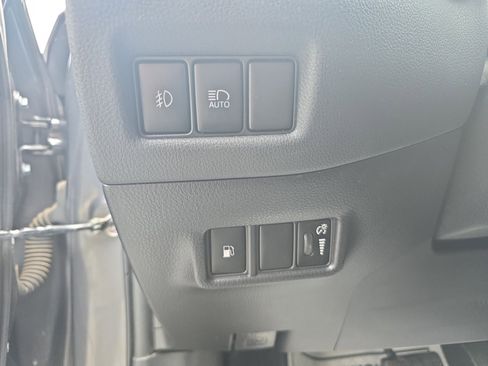 Used 2018 Toyota C-HR XLE image 18