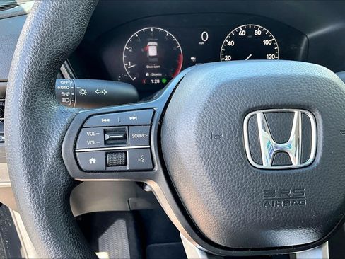 Used 2024 Honda CR-V LX image 23