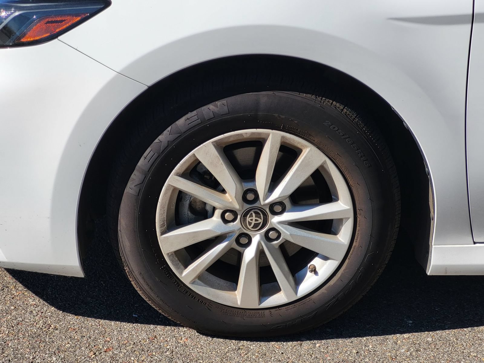 Used 2025 Toyota Camry LE FWD image 9