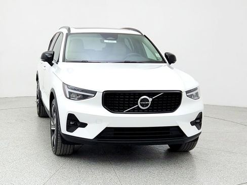 Certified 2024 Volvo XC40 B5 Plus w/ Protection Package Premier image 2