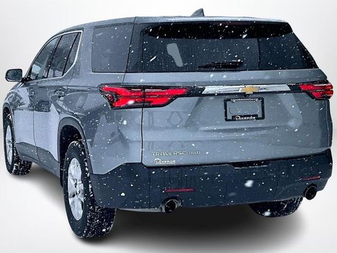 Used 2023 Chevrolet Traverse LS w/ Safety Package image 4