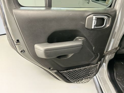 Used 2023 Jeep Wrangler Unlimited w/ Cold Weather Group image 26