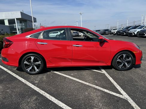 Used 2017 Honda Civic Touring image 8