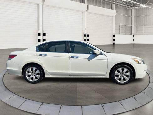 Used 2010 Honda Accord EX-L image 2