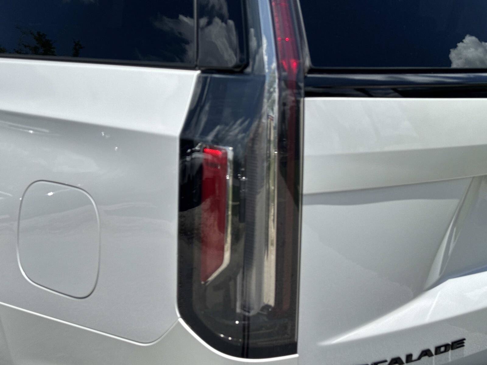 Used 2024 Cadillac Escalade V w/ LPO, ONYX Package AWD/4WD image 11