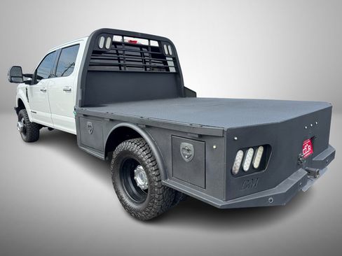 Used 2017 Ford F350 Lariat w/ Chrome Package image 4