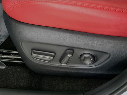 Used 2025 Toyota RAV4 XLE FWD image 16