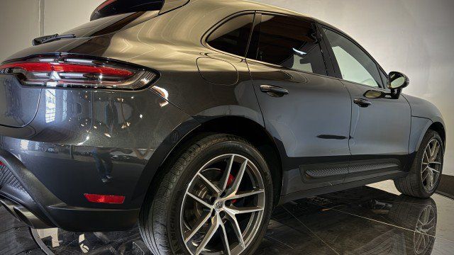 Used 2023 Porsche Macan S AWD/4WD image 35