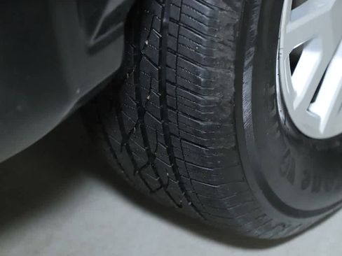 Certified 2024 Toyota Tacoma SR5 image 37