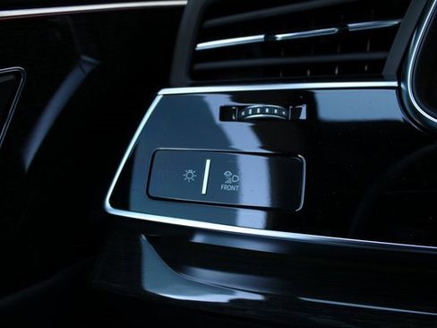 New 2026 Audi Q8 Premium Plus image 17