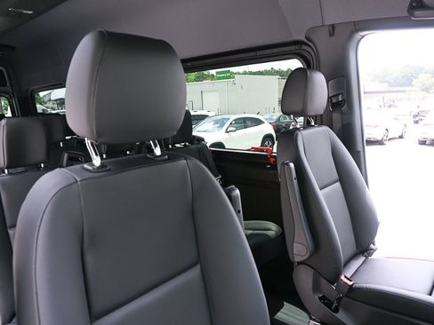 Used 2025 Mercedes-Benz Sprinter 2500 image 22