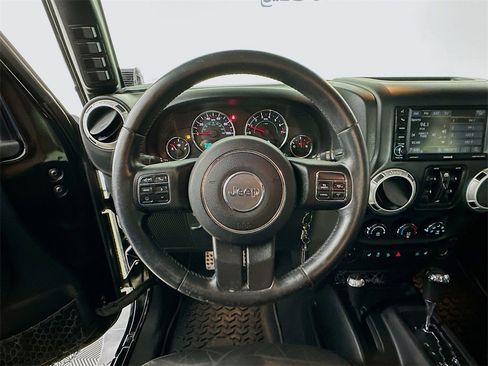 Used 2015 Jeep Wrangler Unlimited Sahara w/ Connectivity Group image 12