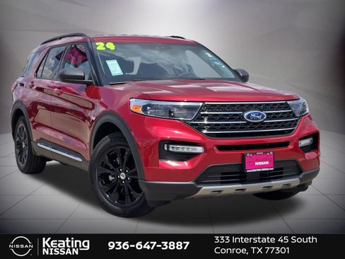 Used 2024 Ford Explorer XLT w/ Equipment Group 202A RWD image 3