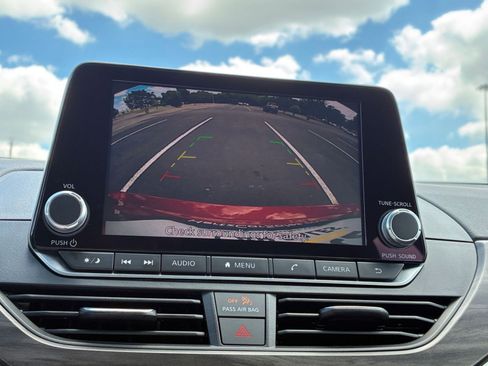 Used 2025 Nissan Altima 2.5 SV image 22