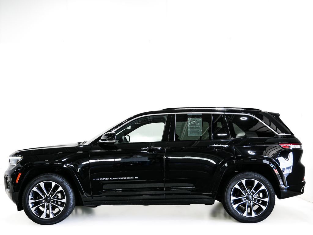 Used 2022 Jeep Grand Cherokee Overland w/ Luxury Tech Group IV AWD/4WD image 6