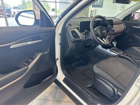 Used 2026 Kia Seltos LX AWD/4WD image 17