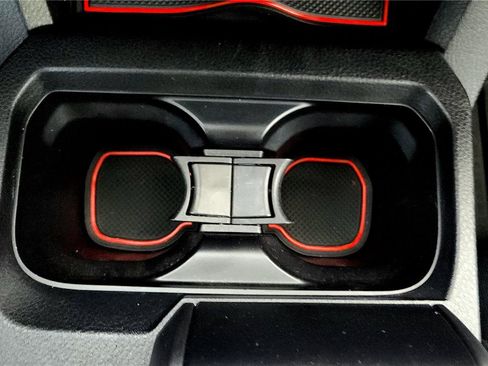 Used 2022 Toyota Tacoma TRD Sport image 32