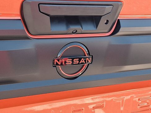 Used 2025 Nissan Frontier PRO-4X AWD/4WD image 30