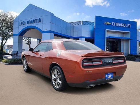 Used 2021 Dodge Challenger SXT image 5