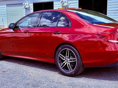 Used 2019 Mercedes-Benz E 300 4MATIC w/ Parking Assistance Package image 4