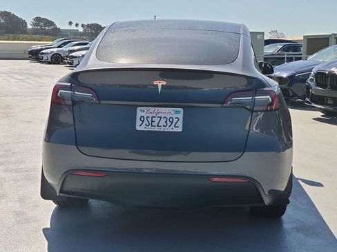 Used 2022 Tesla Model Y Long Range AWD/4WD image 6