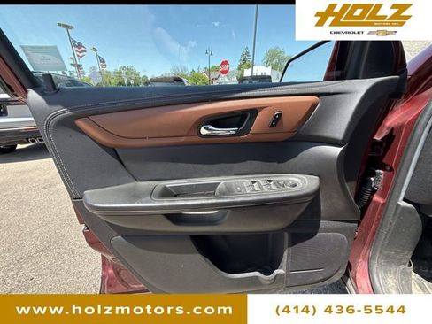 Certified 2017 Chevrolet Traverse LT w/ Style and Technology Package AWD/4WD image 19
