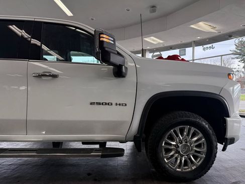 Used 2022 Chevrolet Silverado 2500 High Country AWD/4WD image 4